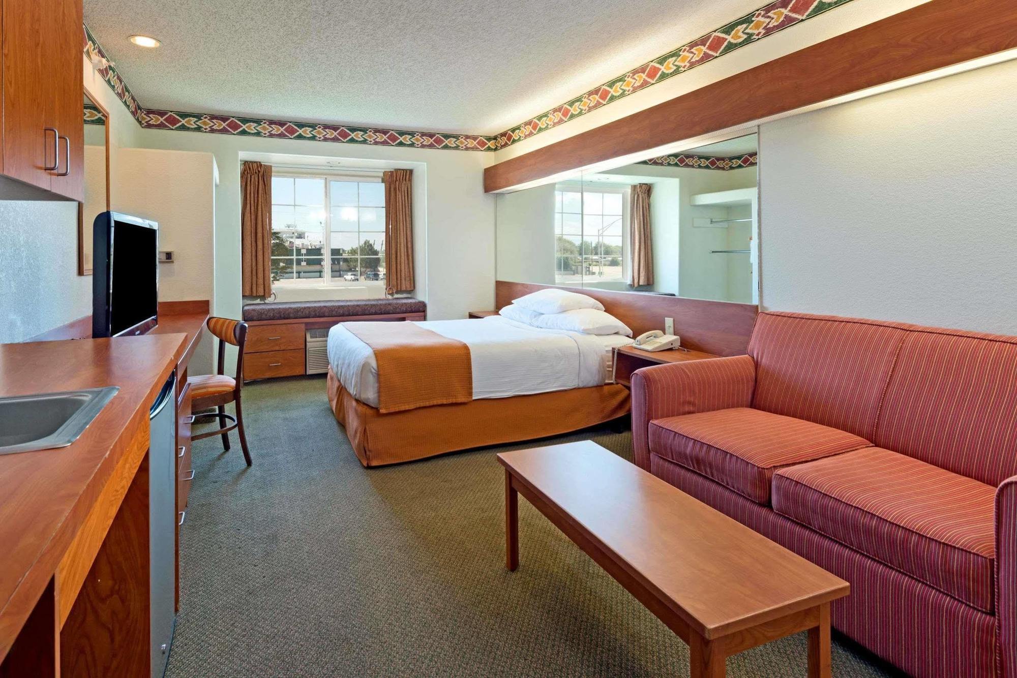 Microtel Inn And Suites Pueblo Luaran gambar